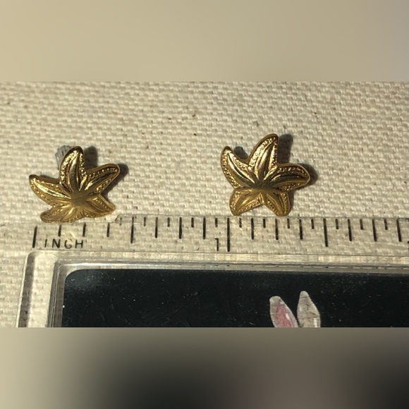 Costume Gold Tone Metal Starfish Post Earrings - Picture 7 of 7
